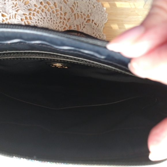 Tory Burch Black Diamond-Pattern Crossbody Bag - Picture 5 of 5